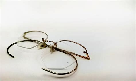 Stripped and Broken Screws Repair on Eyeglasses and Sunglasses.